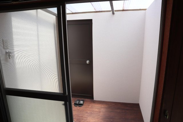 バルコニー　洗濯干し用の部屋があります。