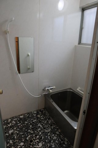 バス・シャワールーム　風呂場。