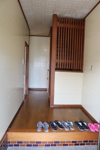 玄関　玄関はクリーニング済み。