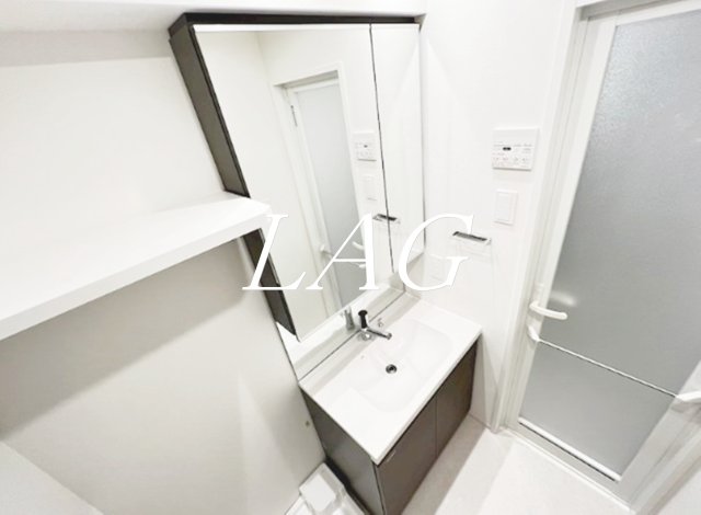 洗面設備　独立洗面台です。