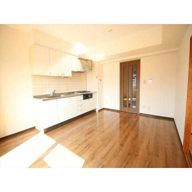 居室・リビング　現況優先。