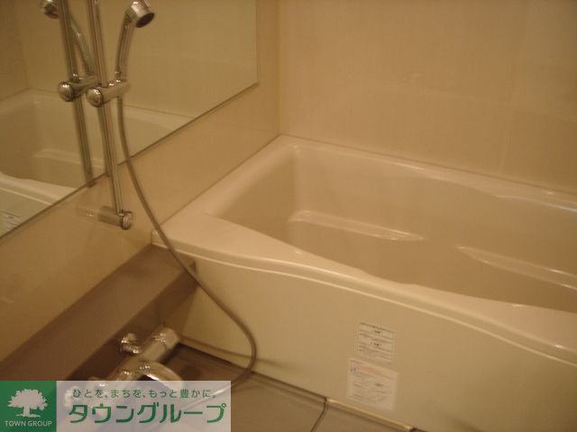 バス・シャワールーム　Kタイプ2005年8月撮影 同タイプ218号室の写真です。