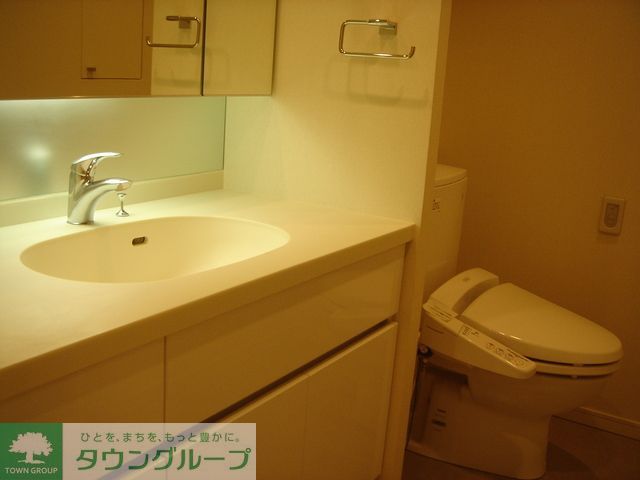 洗面設備　Kタイプ2005年8月撮影 同タイプ218号室の写真です。