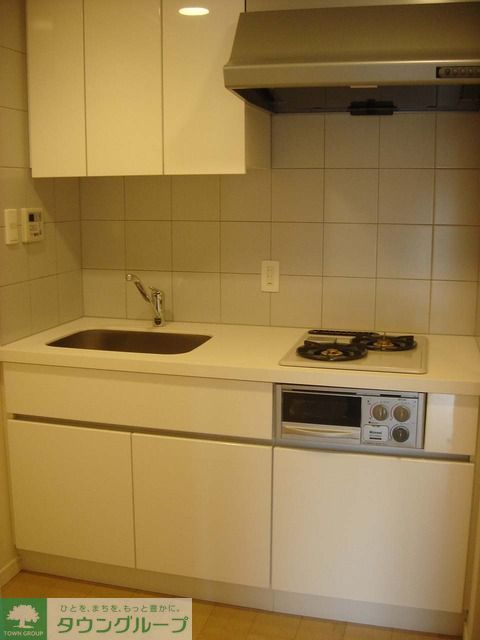 キッチン　Kタイプ2005年8月撮影 同タイプ218号室の写真です。