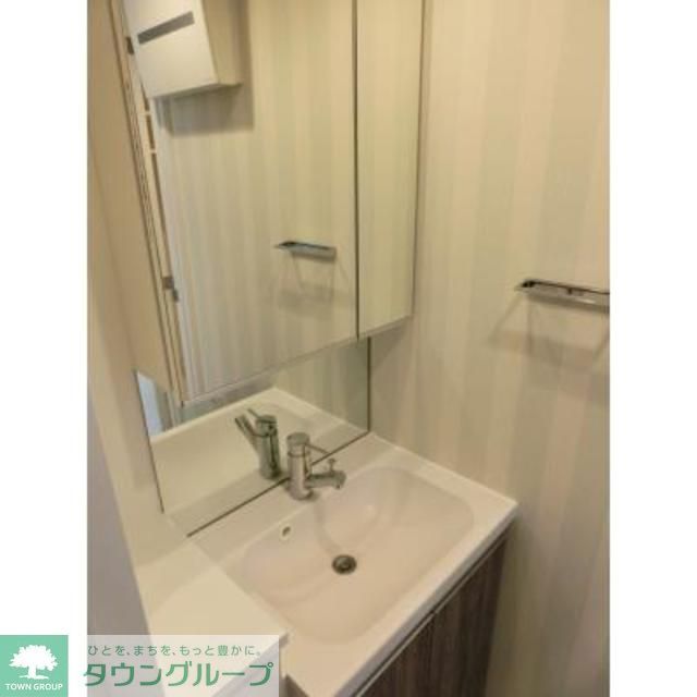 洗面設備　※写真は同タイプ住戸です。