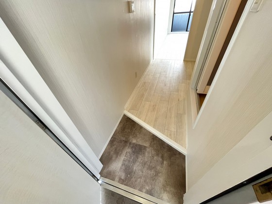 玄関　※別部屋の写真です