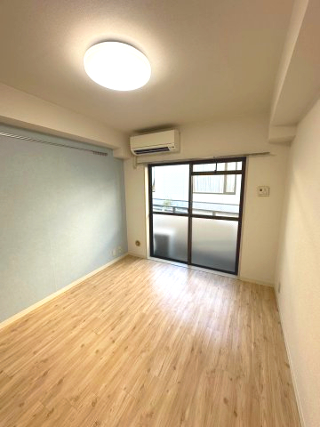 居室・リビング　エアコン付の洋室