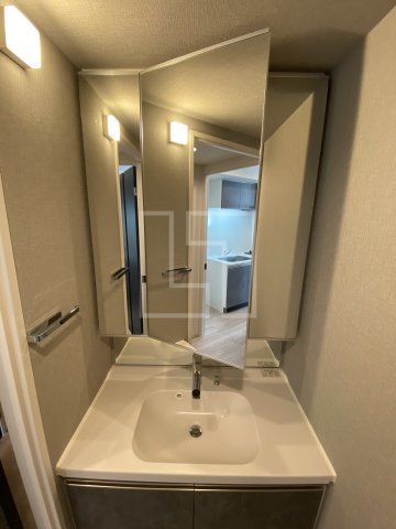 洗面設備　シーズンフラッツ阿波座　独立洗面化粧台