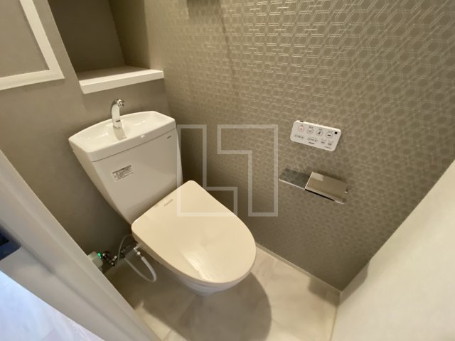 トイレ　シーズンフラッツ阿波座　温水洗浄便座