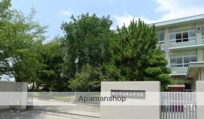 中学校　勝山中学校（中学校）まで663m