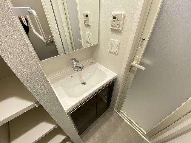 洗面設備　広い洗面スペース