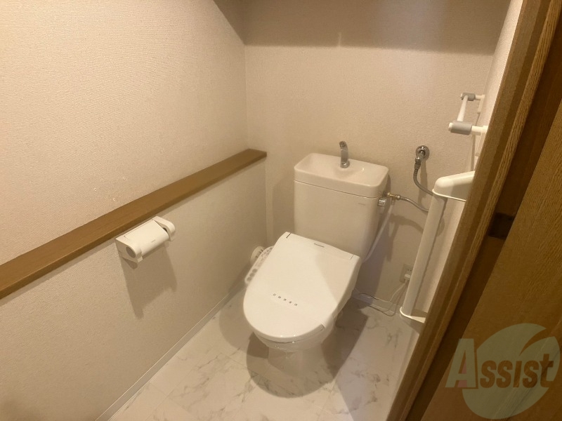 トイレ　こちらはトイレです。清潔感があり、安心して使用できます。