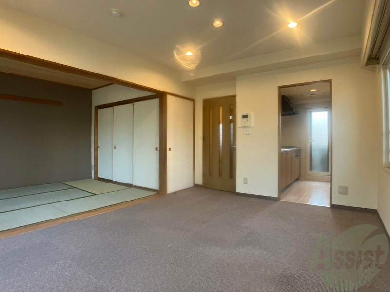 居室・リビング　広くキレイなリビングが広がっていて、充実した生活が送れそう。