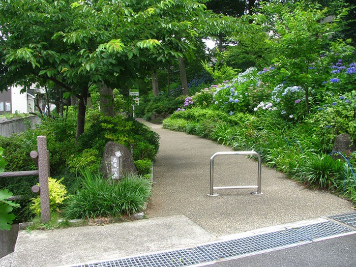 公園　南希の森緑地（公園）まで94m