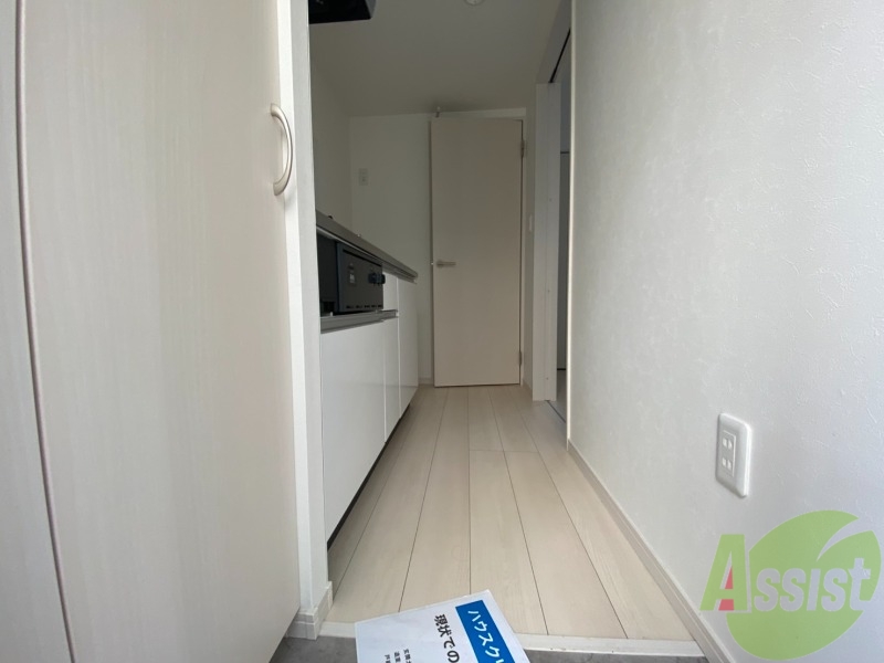 玄関　玄関から撮影しました。敷居が高くなくて安心ですね。