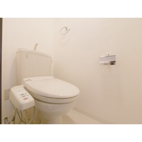 トイレ　※408号室の写真です