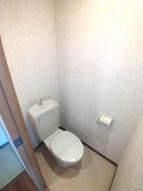 トイレ　★広角レンズ撮影写真★過去募集時の写真です。