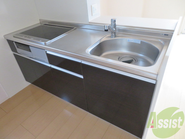 キッチン　こちらはキッチン。調理スペースもあり使いやすそうです。