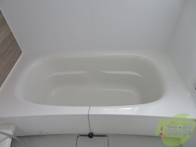 バス・シャワールーム　バスルームはこちらです。広々としてゆったり休めます。