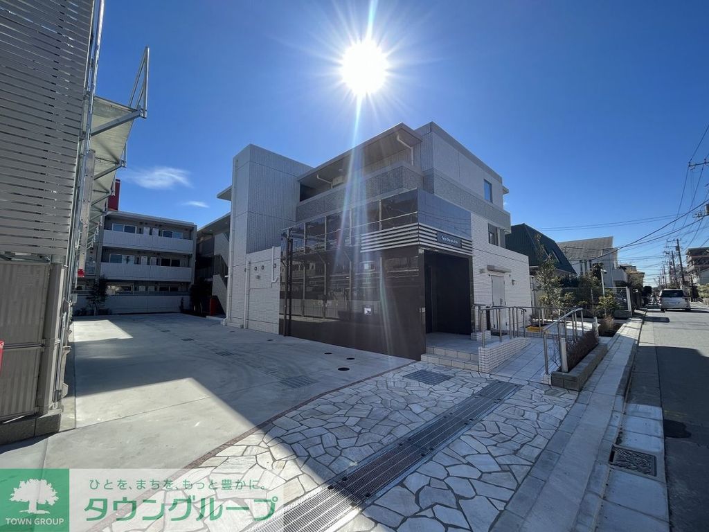 建物外観　駐車場