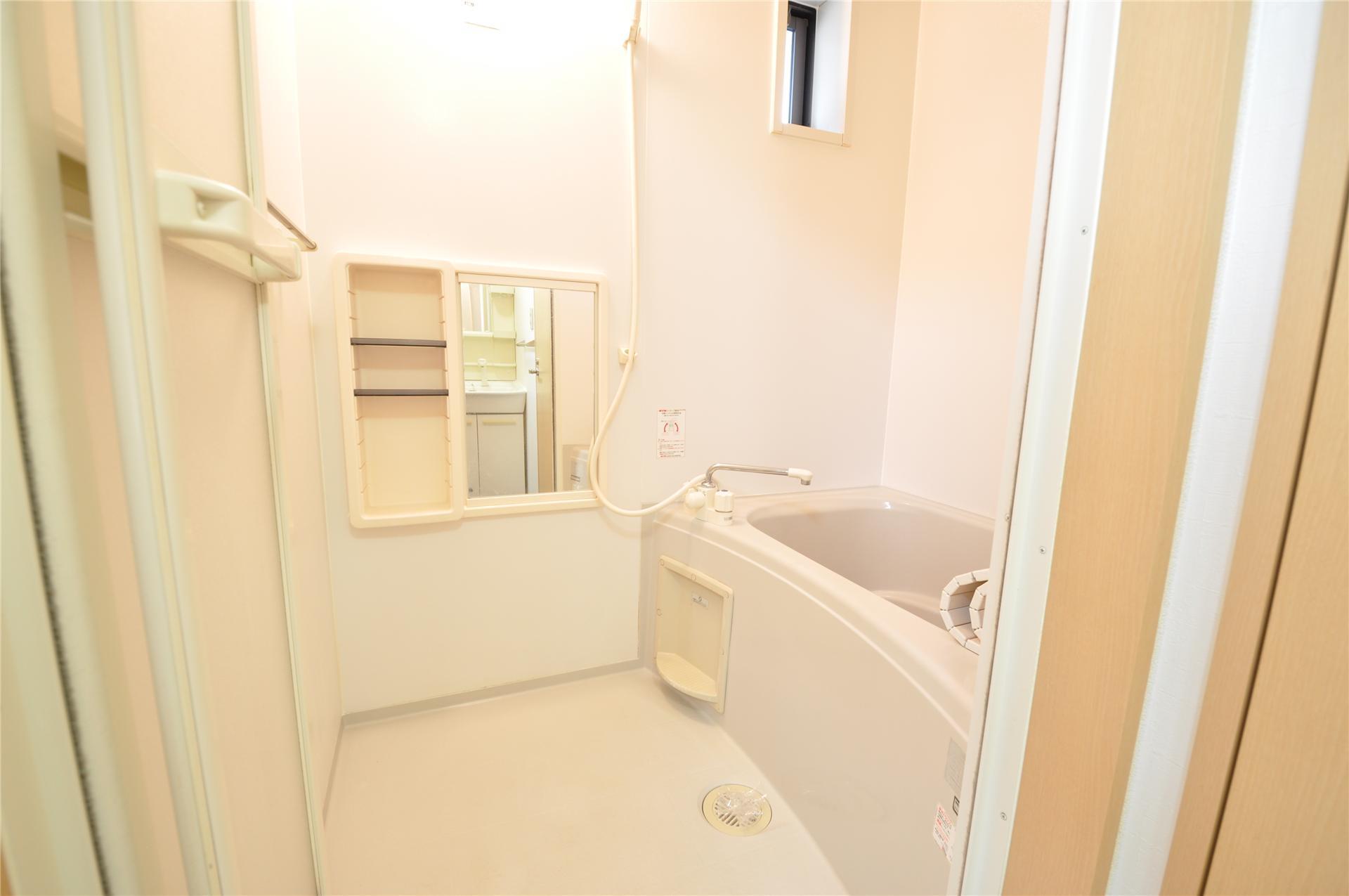 バス・シャワールーム　※102参考写真