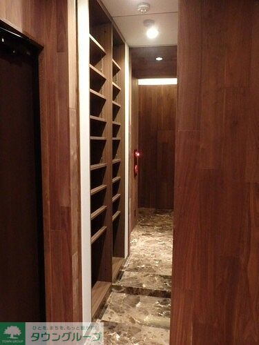 玄関　玄関　※2021年1月撮影