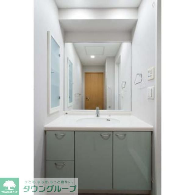 洗面設備　※写真は同タイプ住戸です。