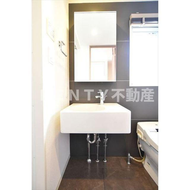 洗面設備　コンパクトで使いやすい洗面所