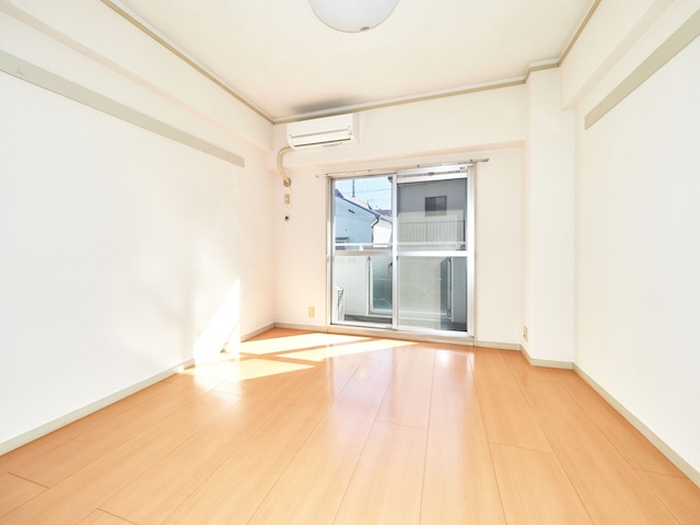 居室・リビング　6.8帖洋室