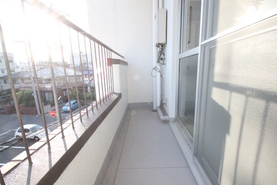 バルコニー　※別号室の写真です