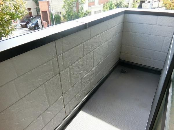 バルコニー　明るいバルコニー！