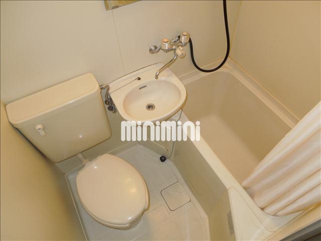 バス・シャワールーム　１日の疲れを癒してください。