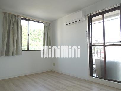 居室・リビング　広々とした洋室です。