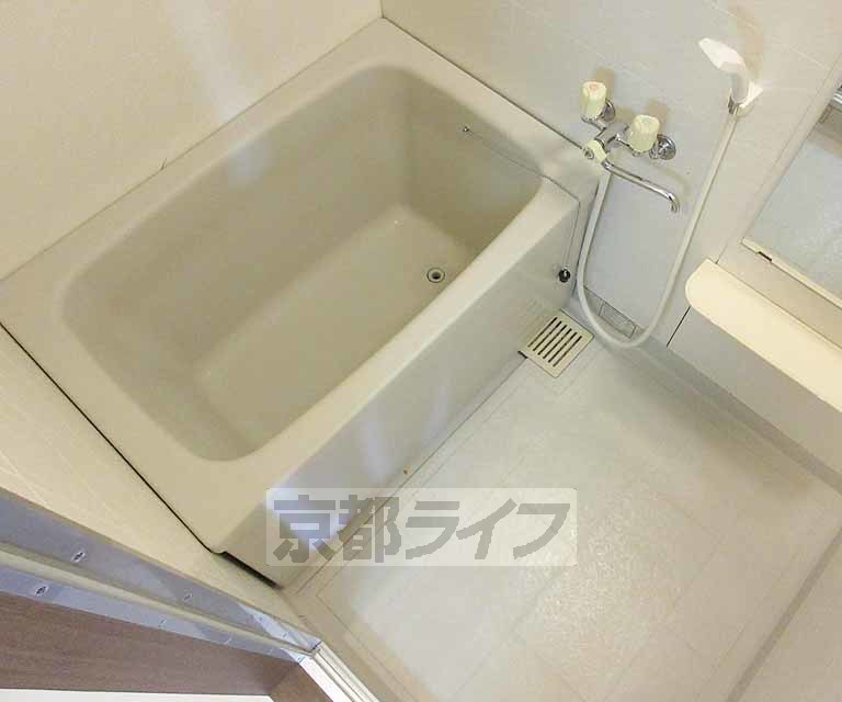 バス・シャワールーム　ゆったり浴槽です！