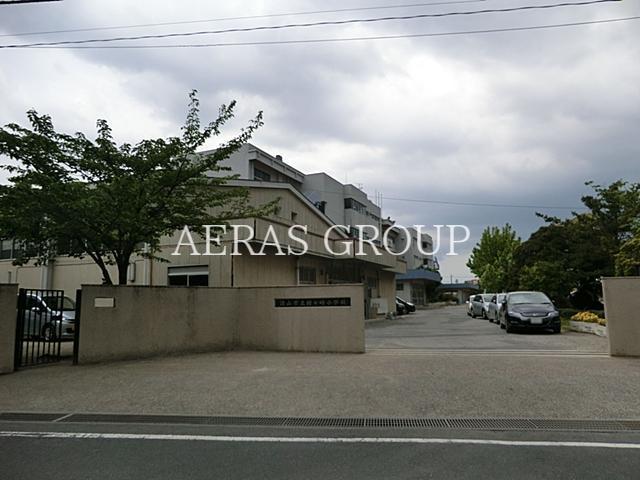 小学校　流山市立鰭ケ崎小学校（小学校）まで295m