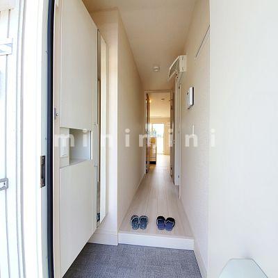 玄関　※写真は別号室のものですので現状優先とさせていただきます