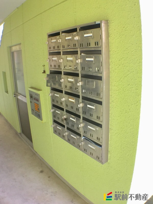 ロビー　集合ポスト