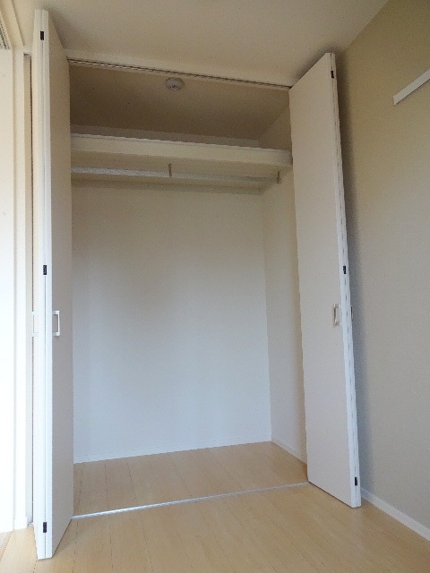 収納　★上部棚付きクローゼット★