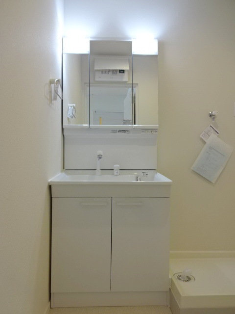 洗面設備　★３面鏡付きシャンプードレッサー★