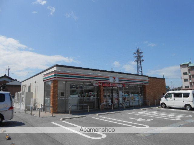 コンビニ　セブンイレブン国道八幡東店様（コンビニ）まで640m