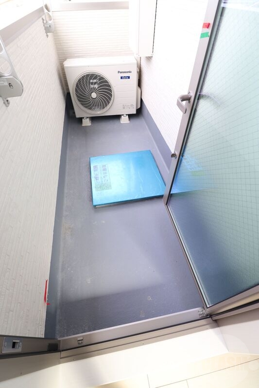 バルコニー　明るいバルコニーです