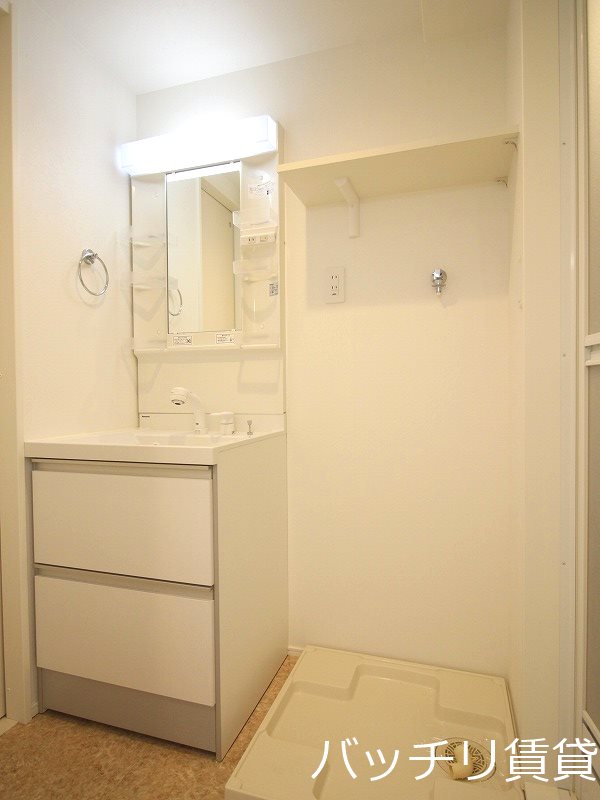 洗面設備　同型タイプの為、現状を優先致します。