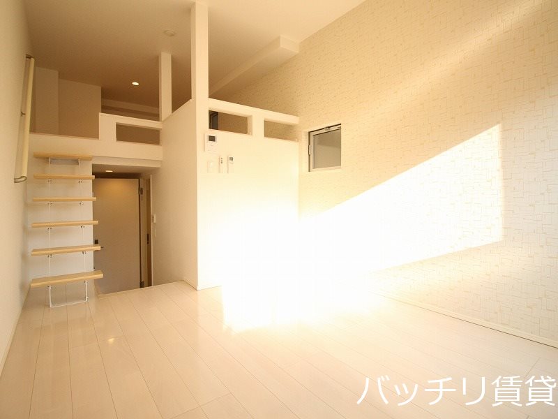 居室・リビング　同型タイプの為、現状を優先致します。