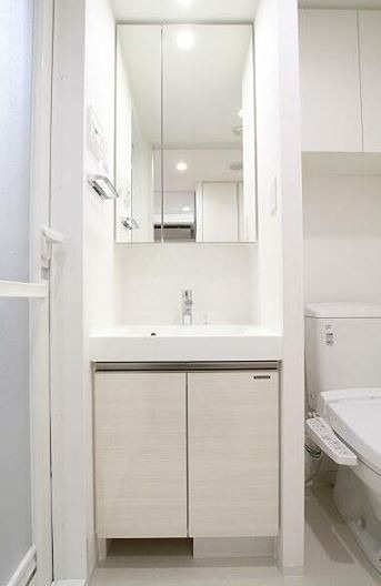 洗面設備　※同仕様写真含む