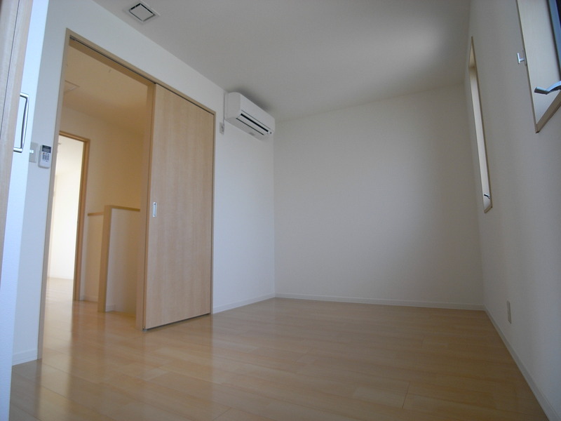 その他部屋・スペース　清潔感のあるフローリングのお部屋です