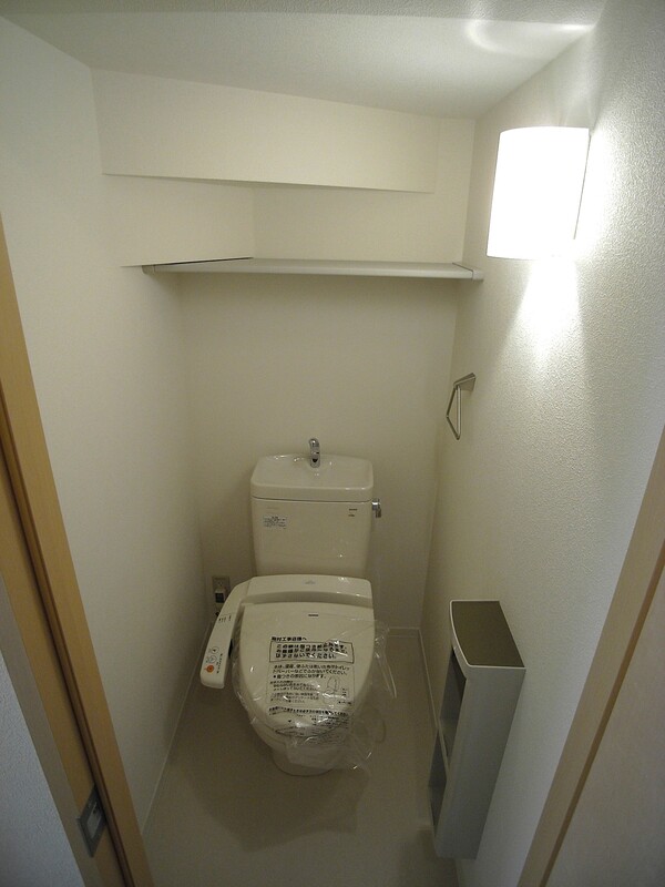 トイレ　温水洗浄便座付のトイレ