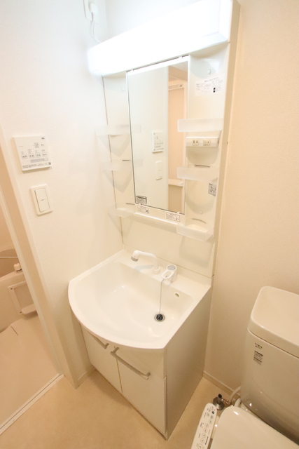洗面設備　※別部屋の参考写真となります