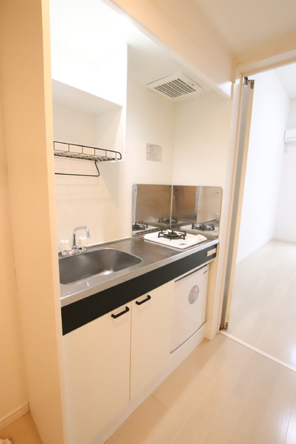 キッチン　※別部屋の参考写真となります