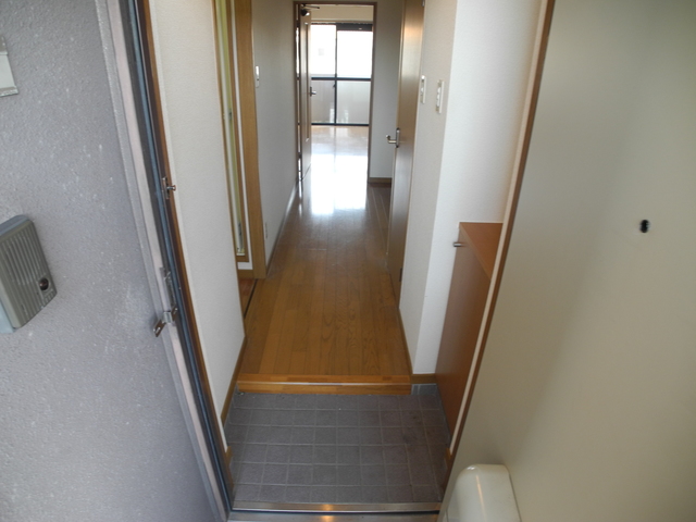 玄関　※室内画像は別部屋のもの