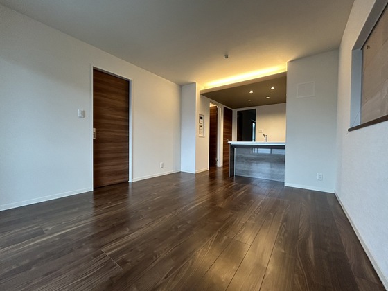 居室・リビング　※別部屋の写真です